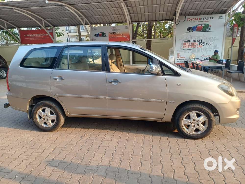 Toyota Innova Crysta 2.7 V, 2006, Petrol