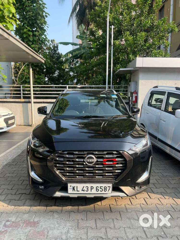 Nissan Magnite 1.0 Xv Premium, 2022, Petrol