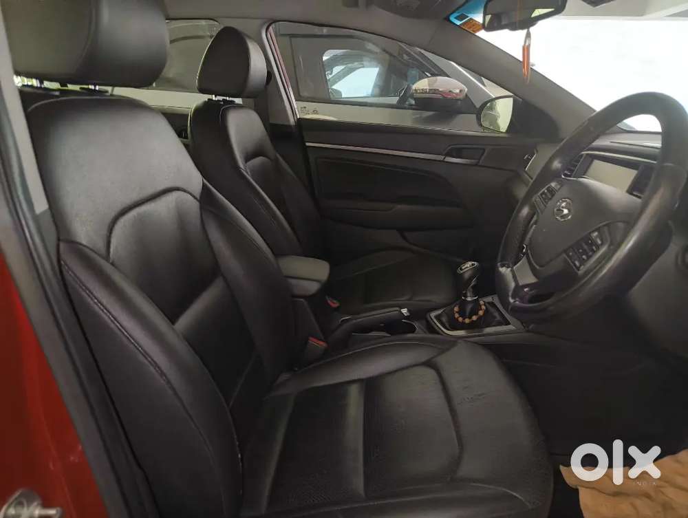 Hyundai Elantra 2017 End Month. Latest Features Diesel 1.6 Manual Sxo