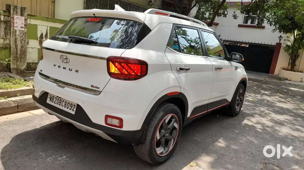 Hyundai Venue 2019 Petrol Well Maintained