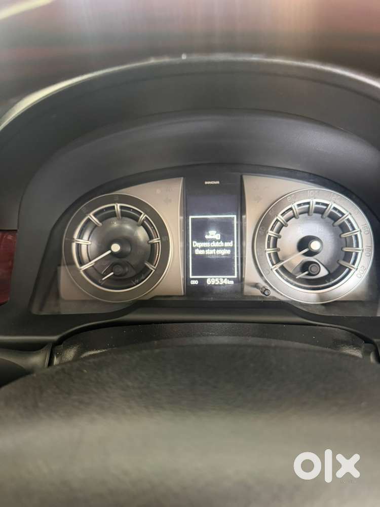Toyota Innova Crysta 2016 Diesel Well Maintained