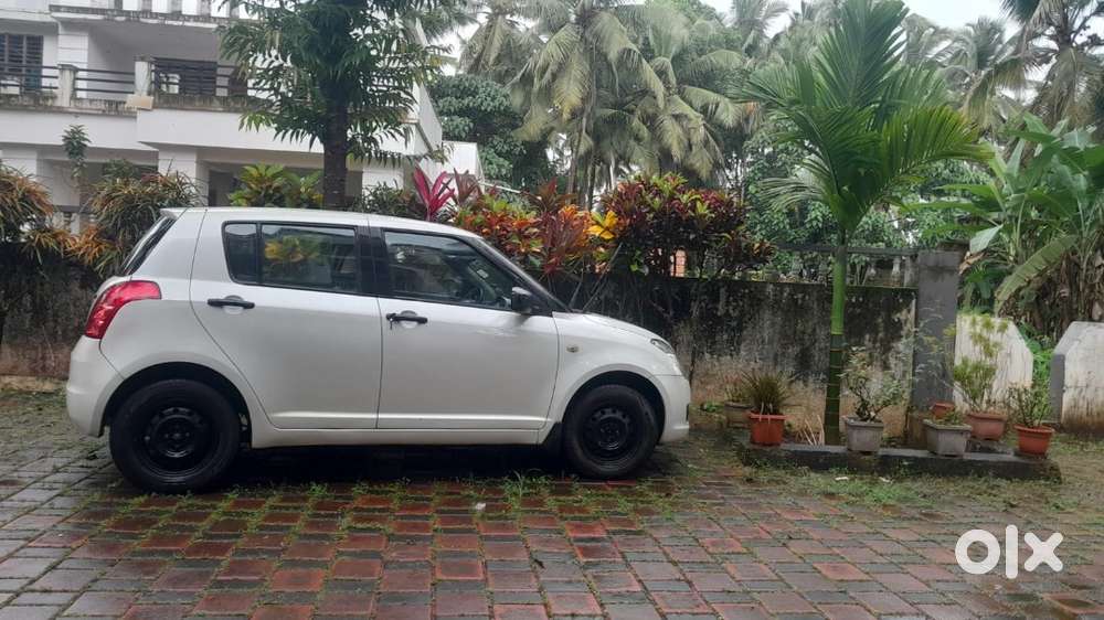 Maruti Suzuki Swift Vxi