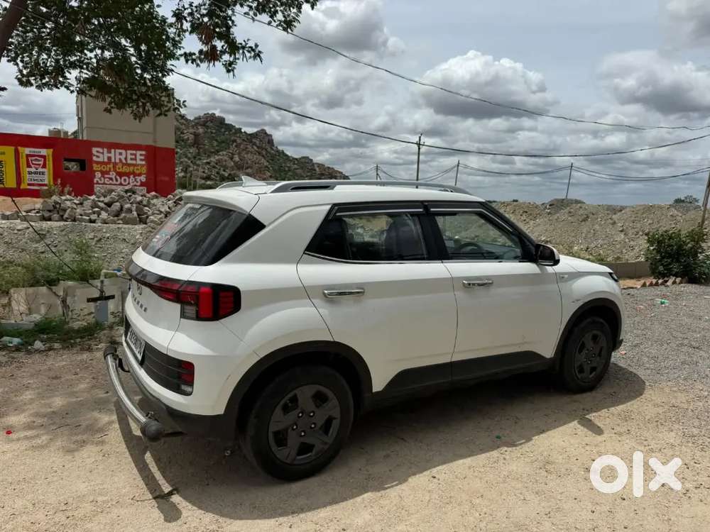 Hyundai Venue 2023 Petrol Good Condition