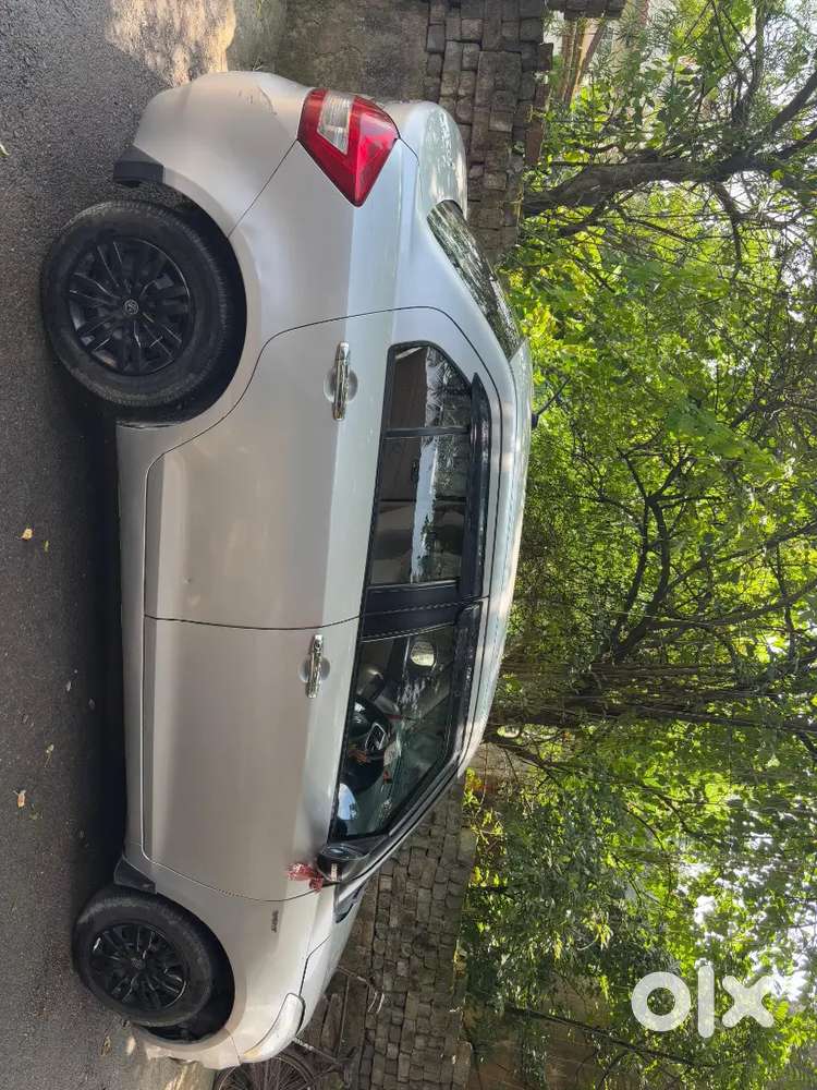 Maruti Suzuki Swift Desire 2012 Petrol