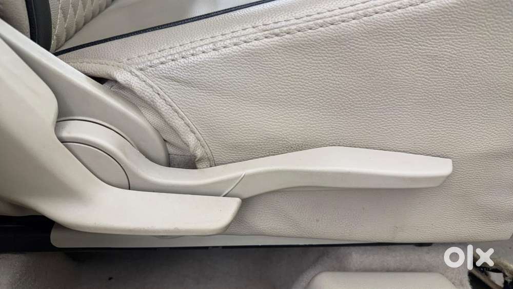 Maruti Suzuki Swift Dzire Amt Vxi, 2022, Petrol