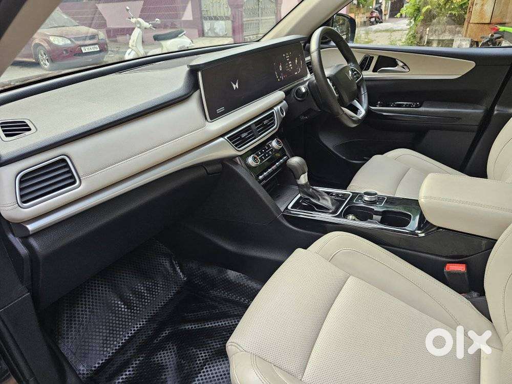 Mahindra Xuv700 2.2 Ax 7 Diesel At Luxury Pack Str, 2024, Diesel