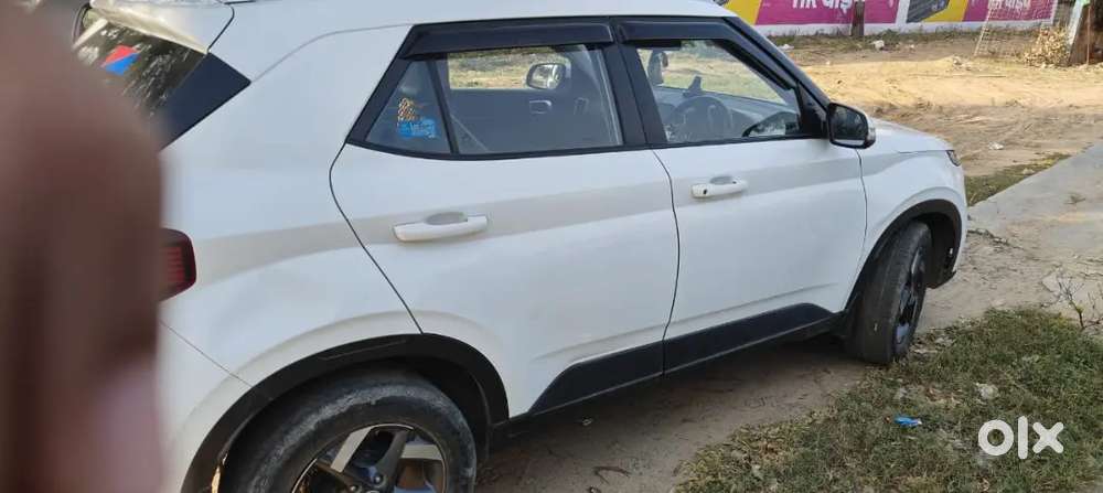 Hyundai Venue 2020 Diesel 130000 Km Driven