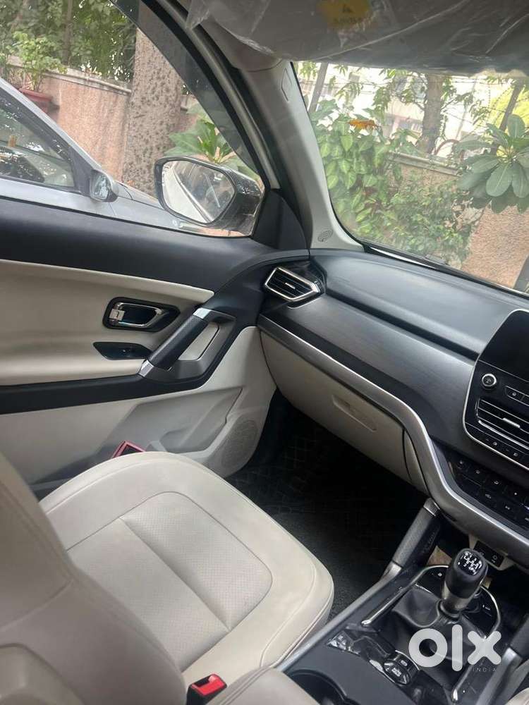 Tata Safari 2021 Top Model
