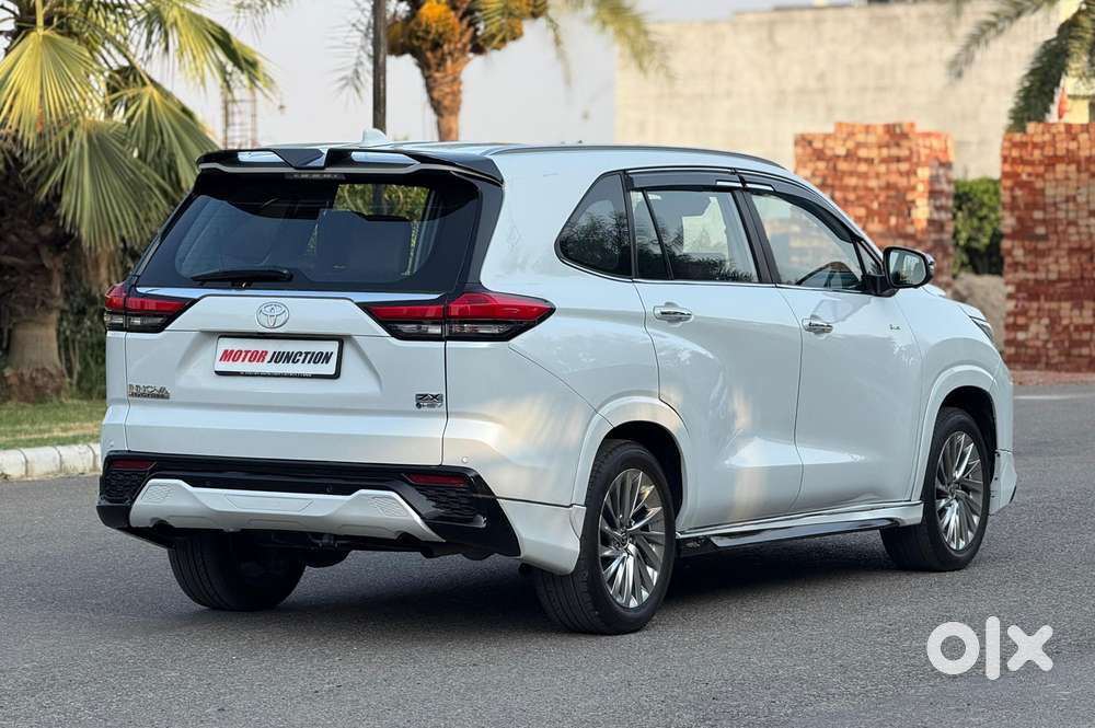Toyota Innova Hycross 2.0 Zx Hybrid 7 Str, 2025, Petrol