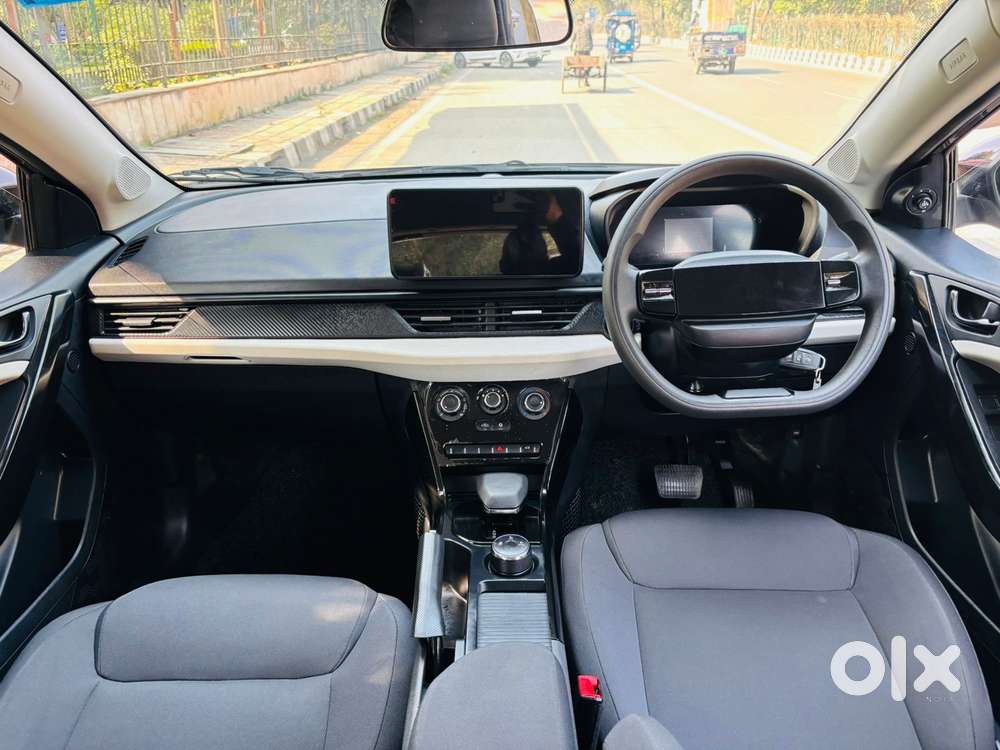 Tata Nexon Pure (s) 1.2 Petrol 6amt, 2025, Petrol