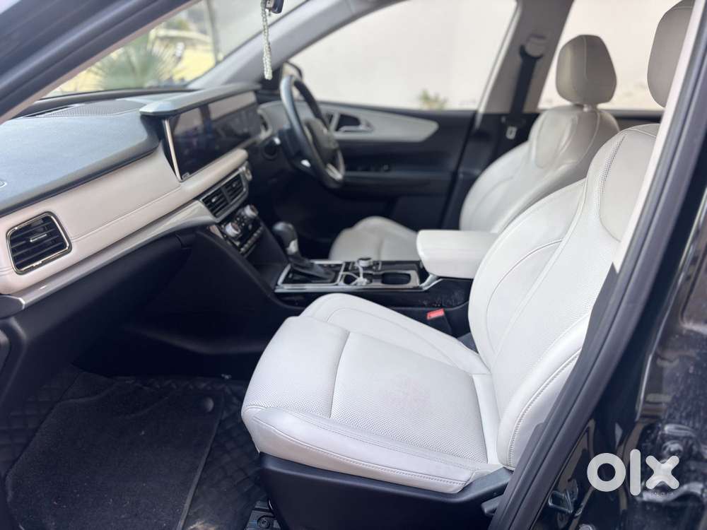 Mahindra Xuv700 Ax7l 6 Str At, 2024, Diesel