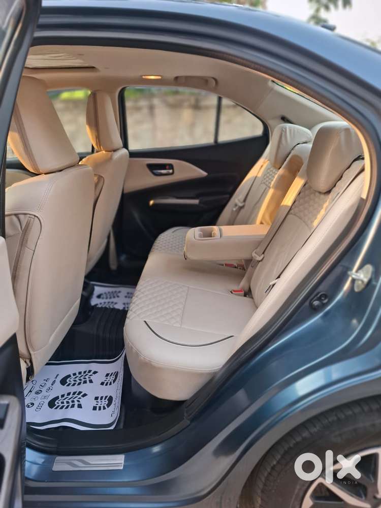 Maruti Suzuki Dzire Zxi Plus Ags, 2025, Petrol