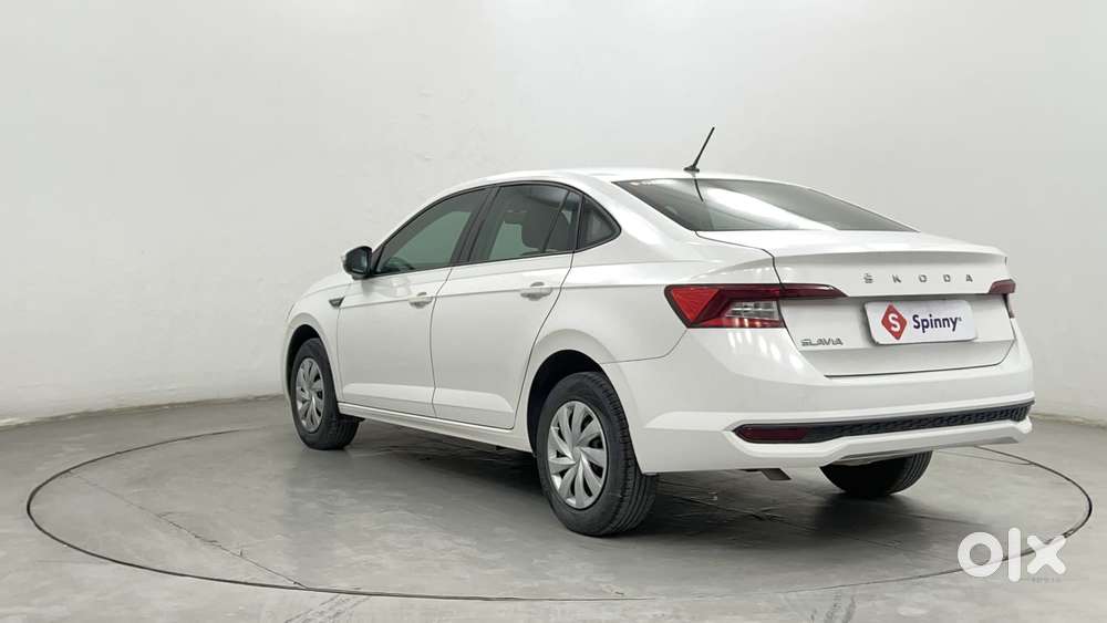 Skoda Slavia Active 1.0l Tsi Mt, 2022, Petrol