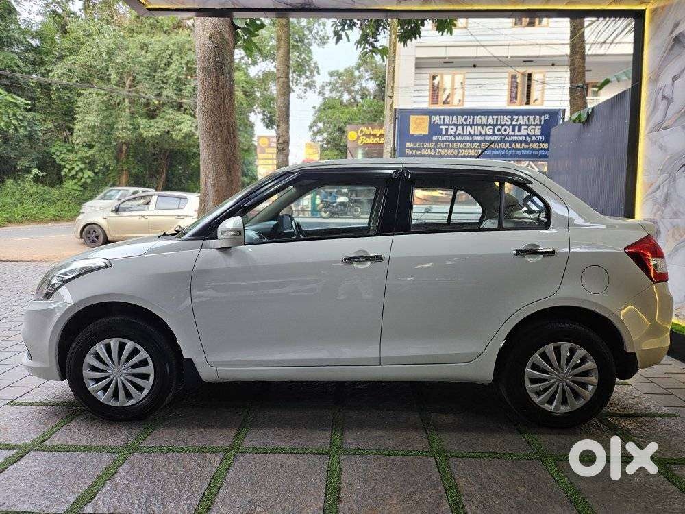 Maruti Suzuki Swift Dzire Vxi Optional, 2016, Petrol