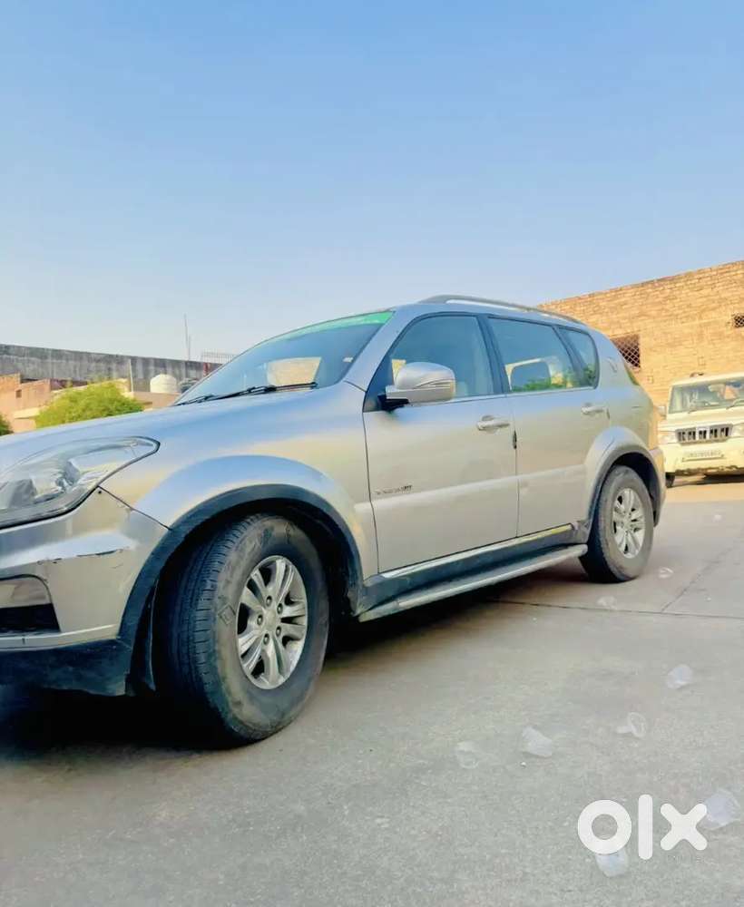 Mahindra Ssangyong Rexton 2013 Diesel 80000 Km Driven With Sunroof