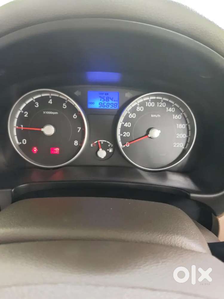 Hyundai Verna 2010 Petrol Manual 98000 Km First Owner