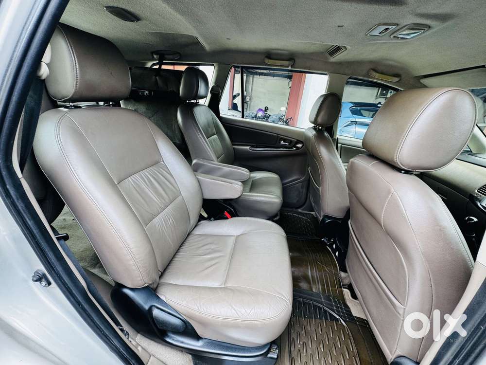 Toyota Innova 2.5 Zx 7 Str Bs-iv, 2015, Diesel