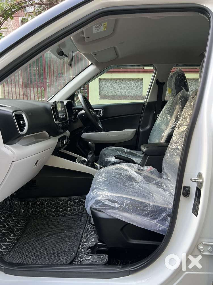 Hyundai Venue S 1.2 Petrol, 2022, Petrol