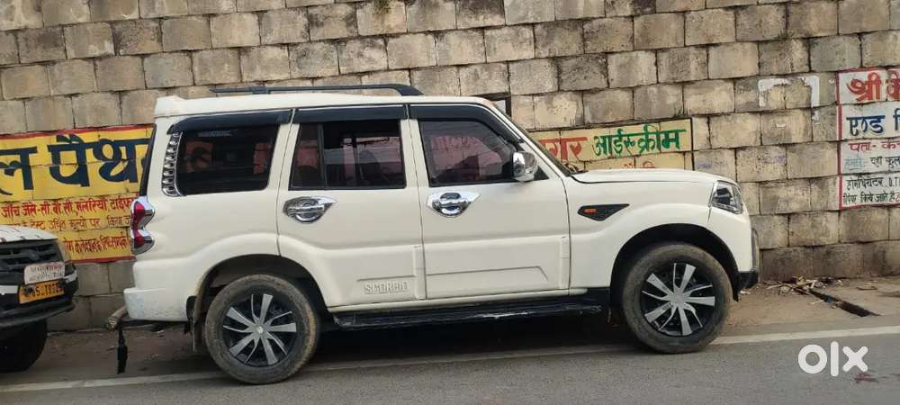 Mahindra Scorpio S4 2015