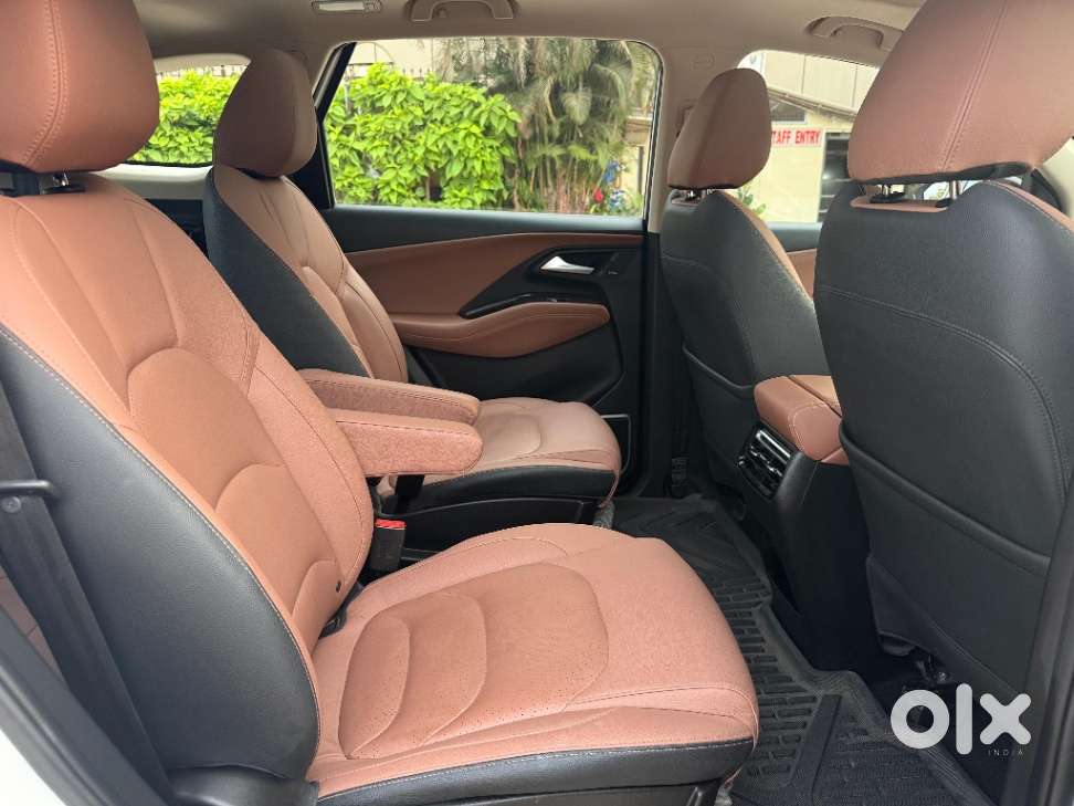 Mg Hector Plus Sharp Pro 1.5 Turbo Petrol Cvt 7 Str, 2023, Petrol