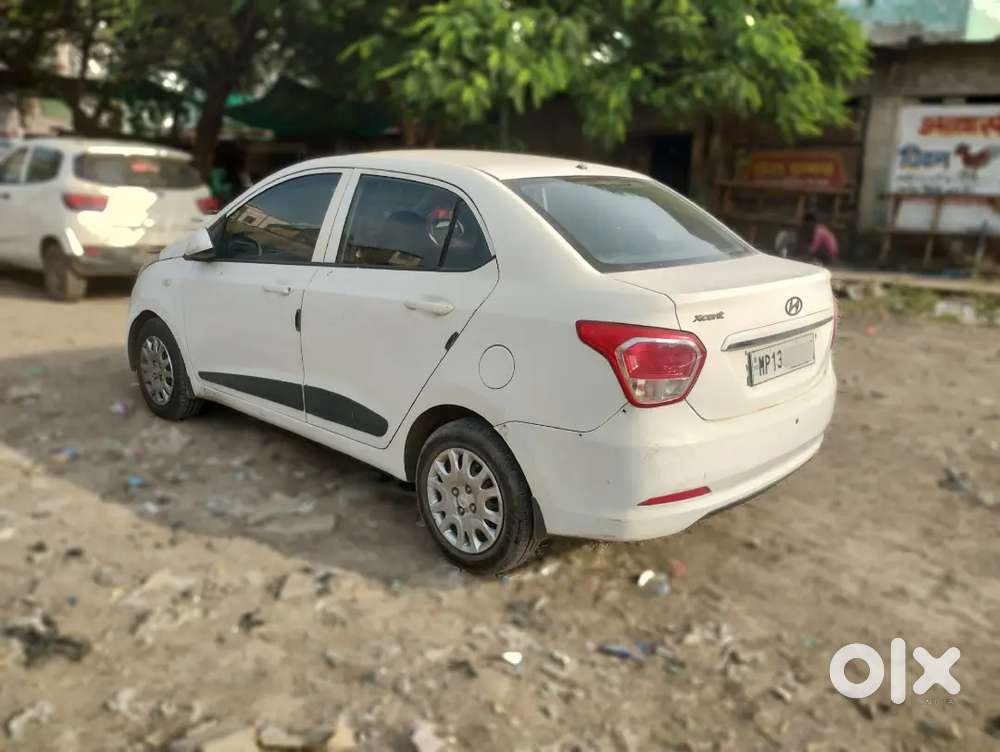 Hyundai Xcent Base 2016 Top Condition