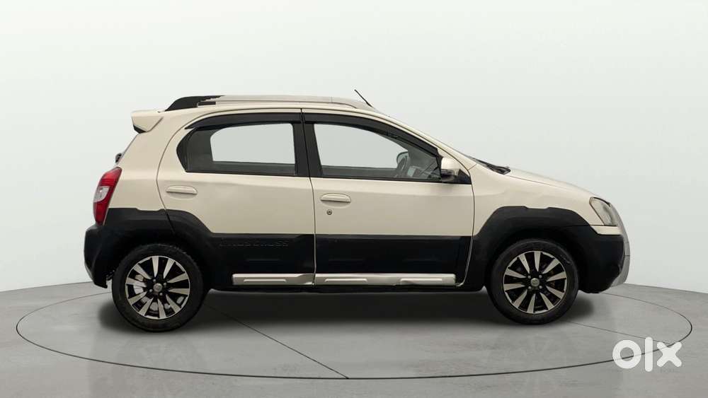 Toyota Etios Cross 1.2 G, 2015, Petrol