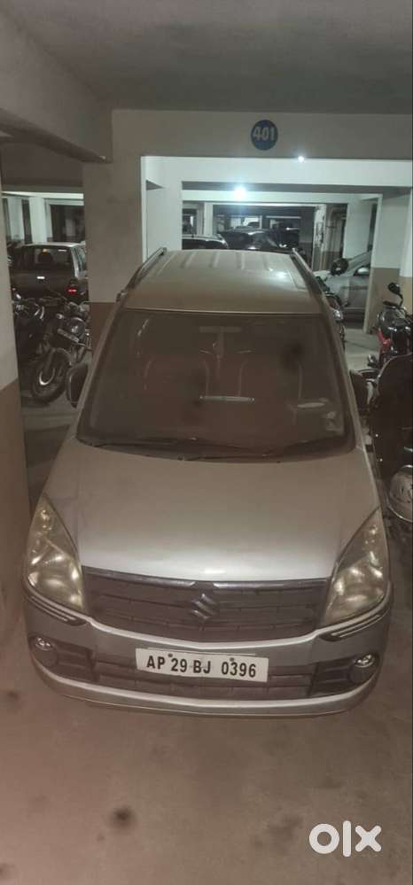 Wagon R Vxi, Silver Color