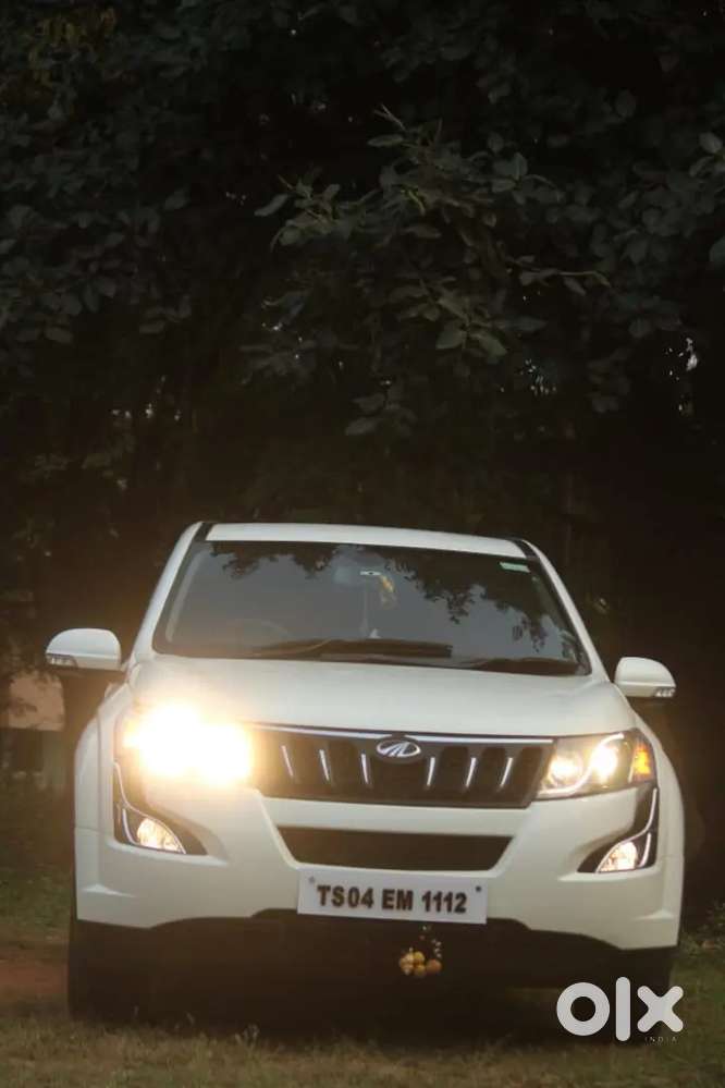 Mahindra Xuv500 2016 Diesel 122123 Km Driven
