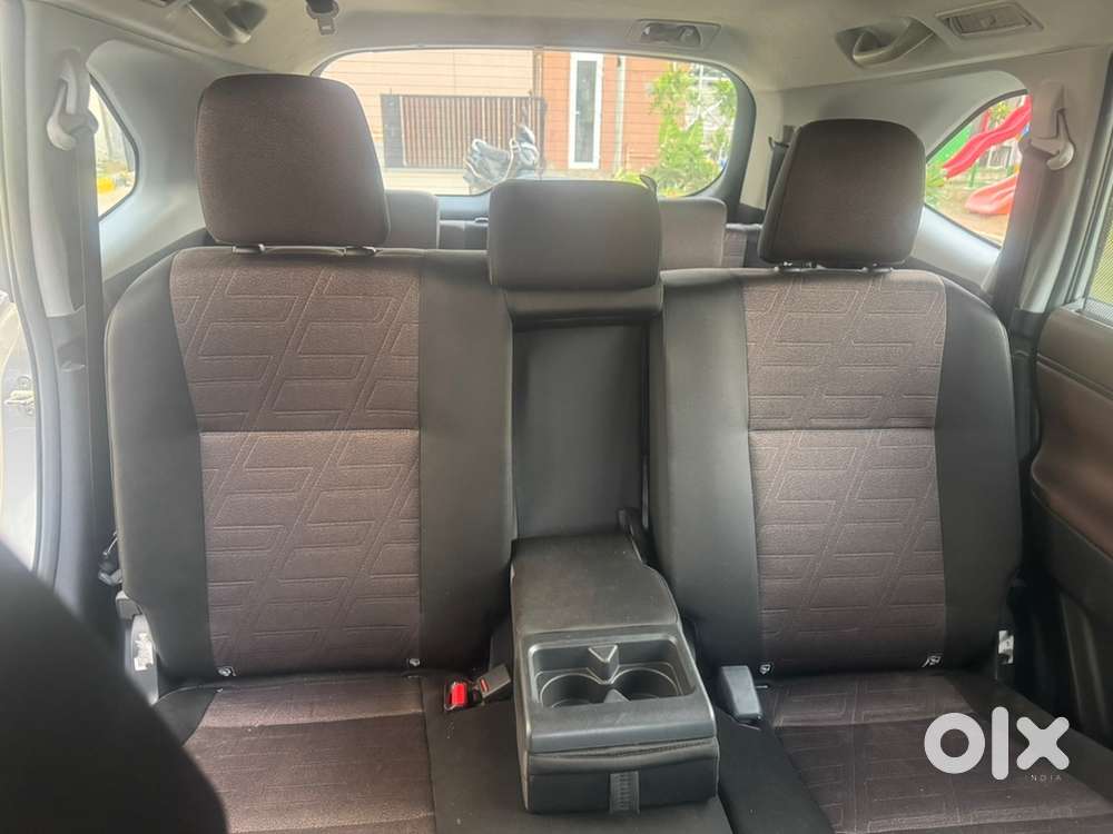 Toyota Innova Hycross 2024