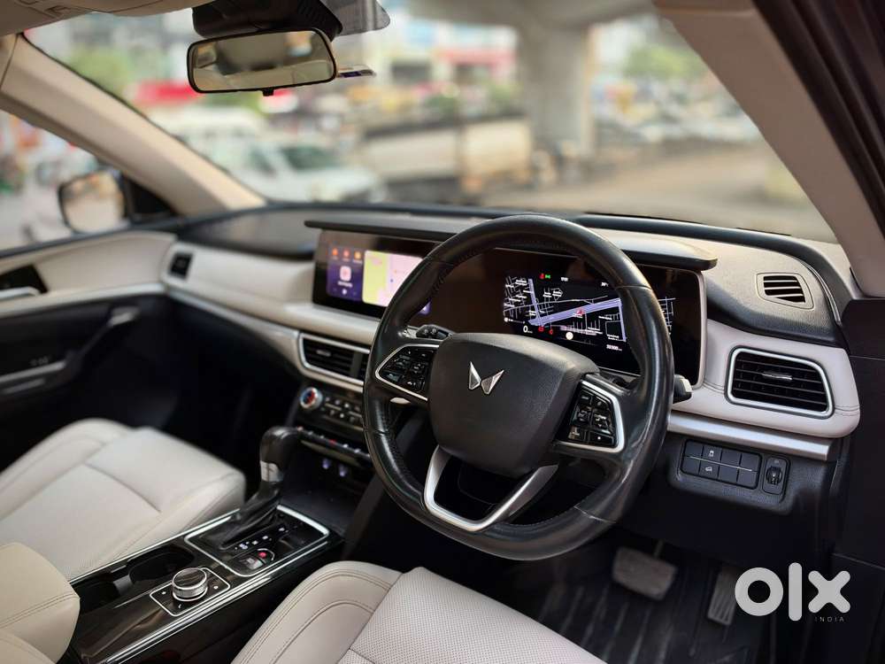 Mahindra Xuv700 2.2 Ax 7 Diesel At Luxury Pack Str, 2022, Diesel