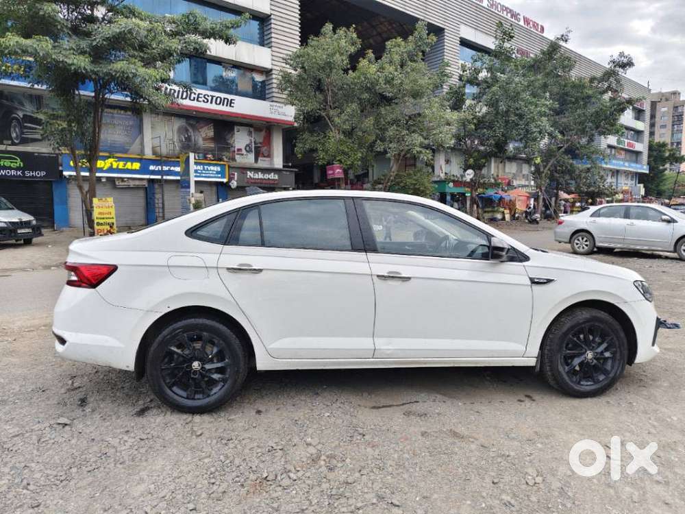 Skoda Slavia Ambition 1.0l Tsi At, 2023, Petrol