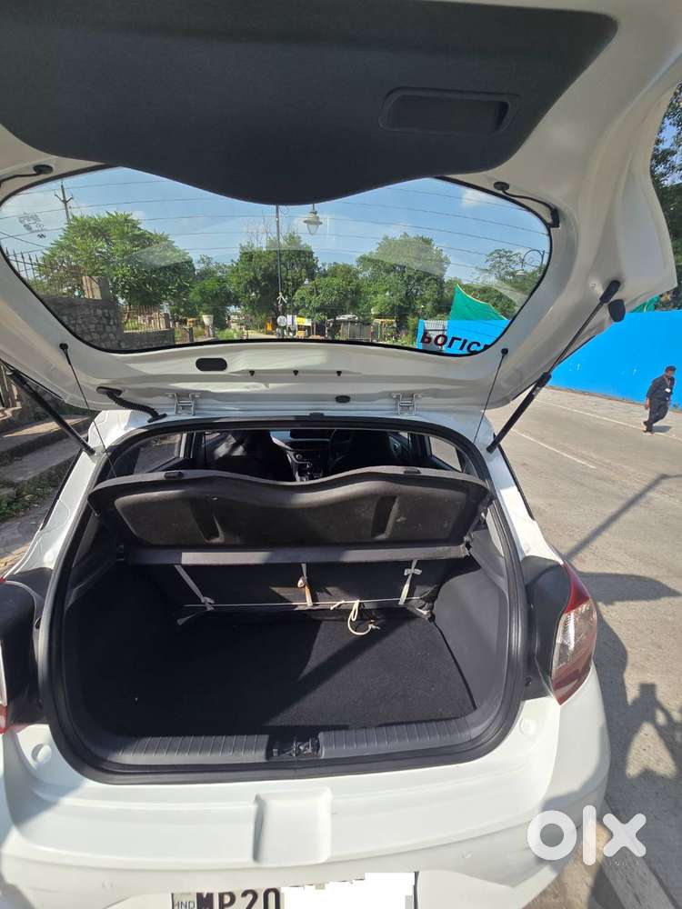 2021 Hyundai Grand I10 Nios Sportz Mt White In Excellent Condition