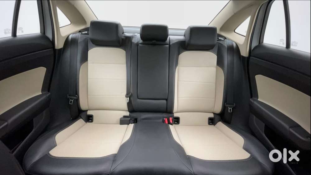 Skoda Slavia Style 1.0l Tsi At, 2023, Petrol