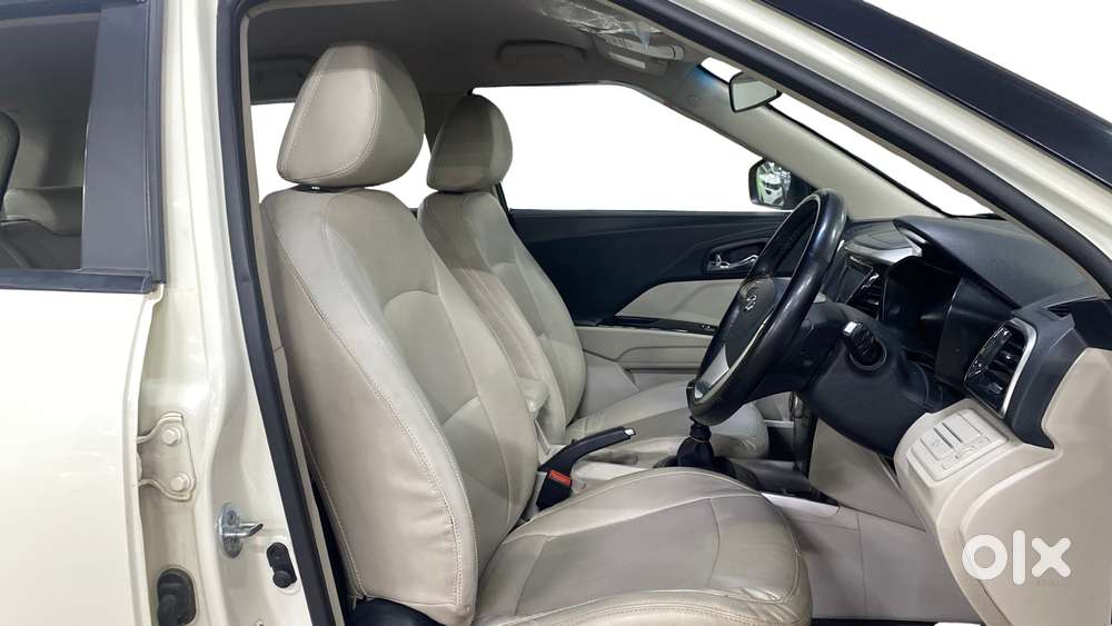 Mahindra Xuv300 W8, 2021, Petrol