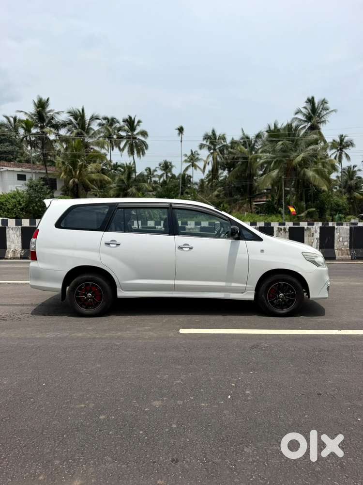 Toyota Innova 2.5 G (diesel) 7 Seater Bs Iv, 2014, Diesel