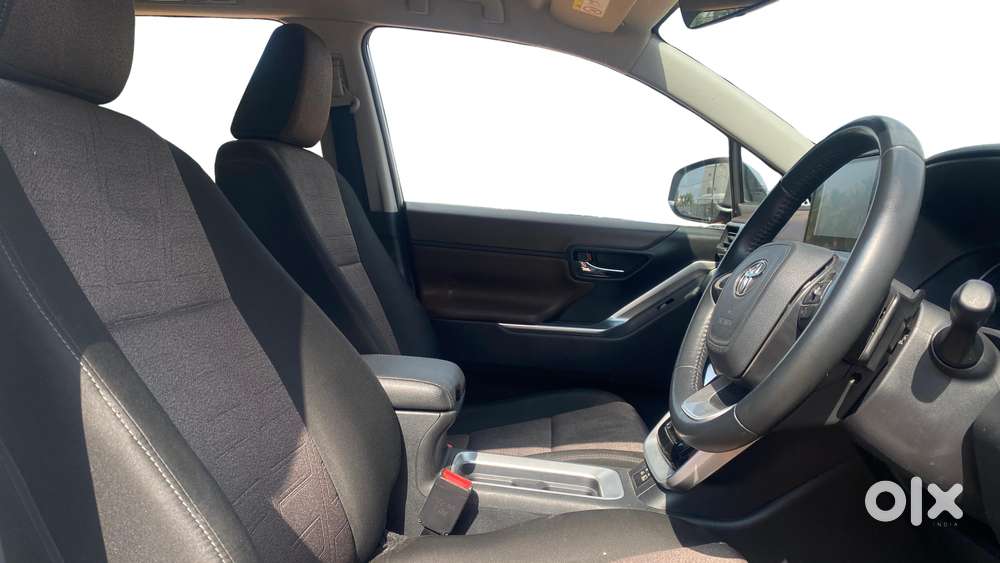 Toyota Innova Hycross 2.0 Vx Hybrid 7 Str, 2023, Petrol