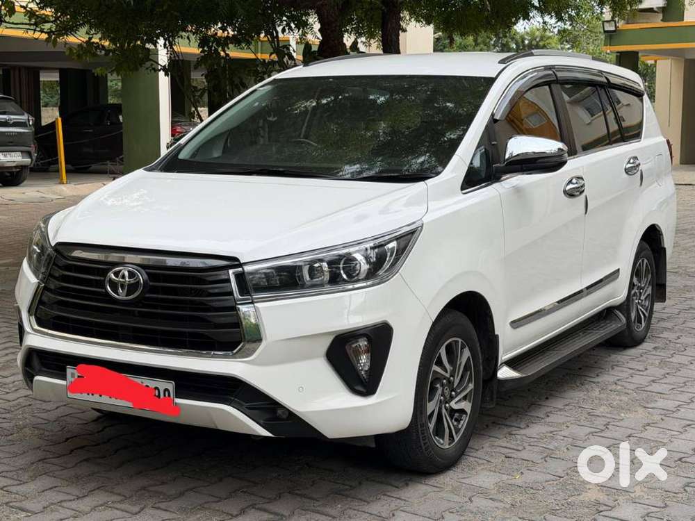 Toyota Innova Crysta 2.4 V 8 Str, 2022, Diesel