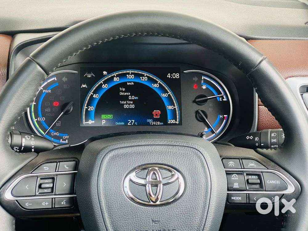 Toyota Innova Hycross 2.0 Vx (o) Hybrid 7 Str, 2025, Petrol