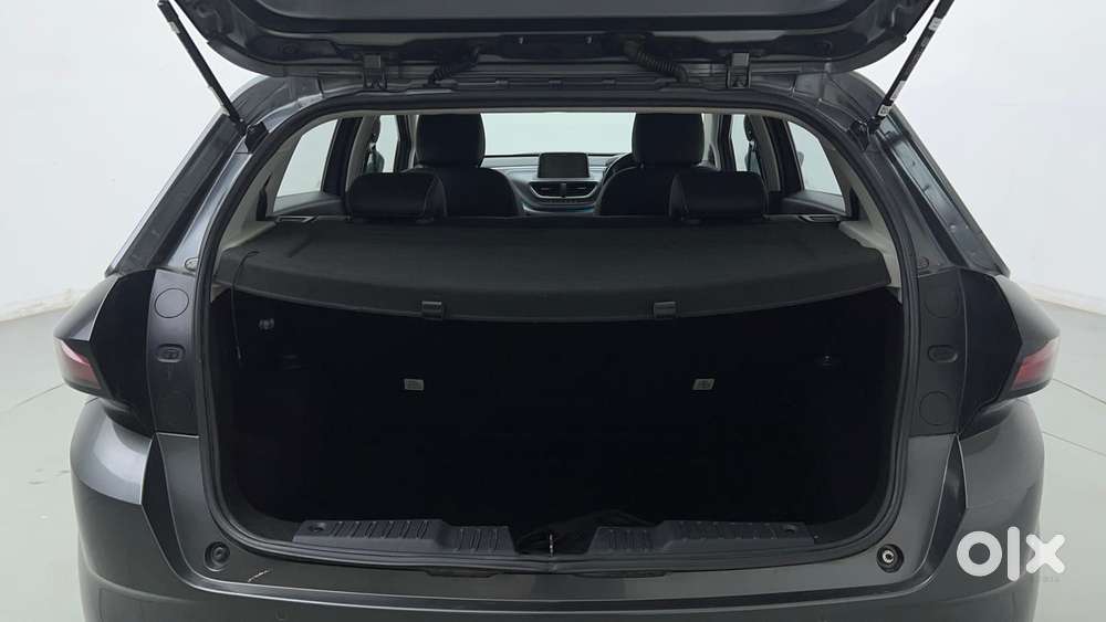 Tata Altroz 1.2 Xza Plus, 2023, Petrol