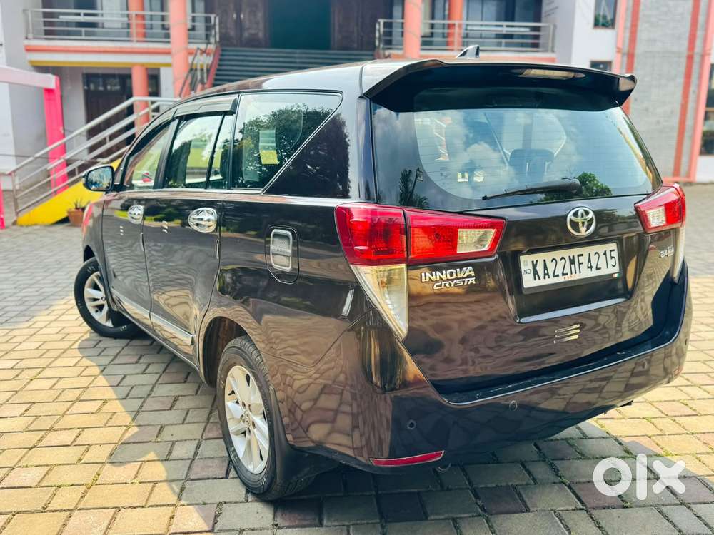 Toyota Innova Crysta, 2017