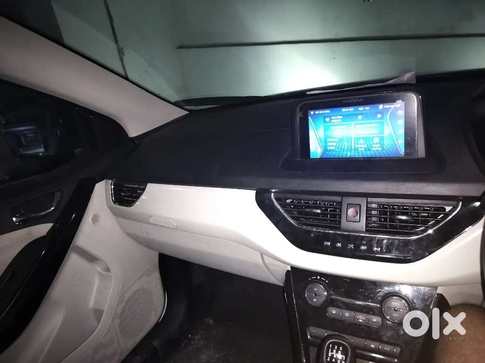 Tata Nexon Xz+s (sunroof)