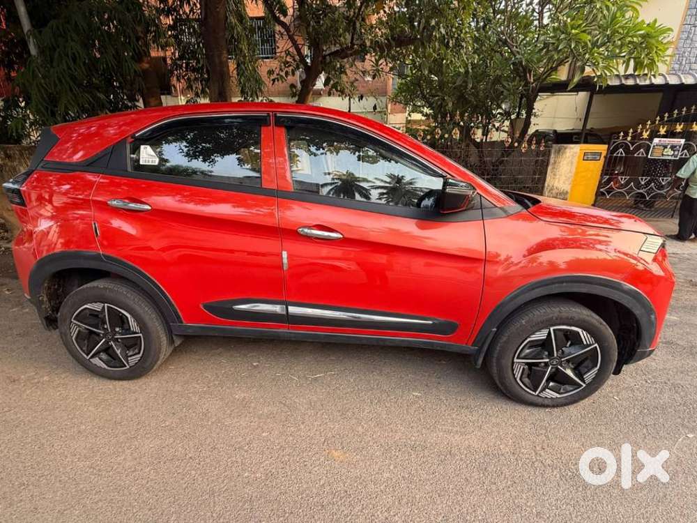 Tata Nexon Smart Plus1.2 Revotron Petrol 5 Mt, 2024, Petrol