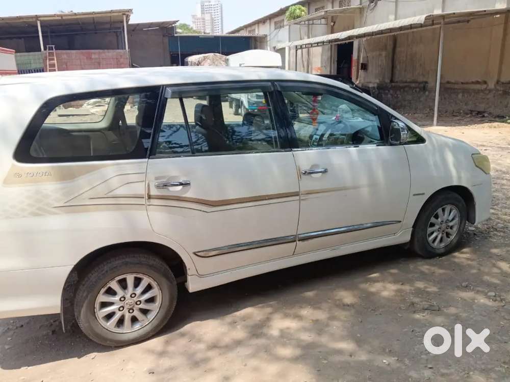 Toyota Innova 2014 Diesel 195000 Km Driven