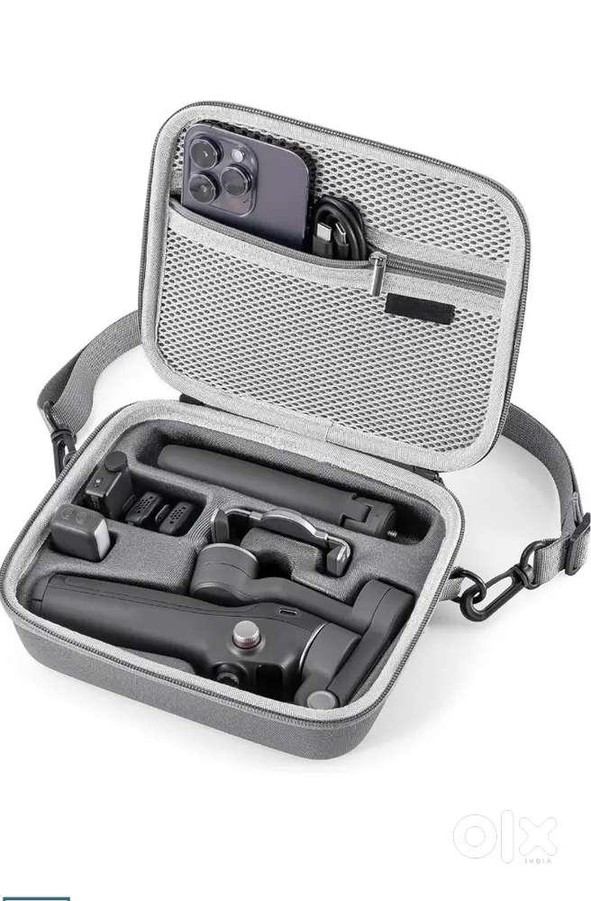 DJI osmo mobile 8 with protective case just 1.month old