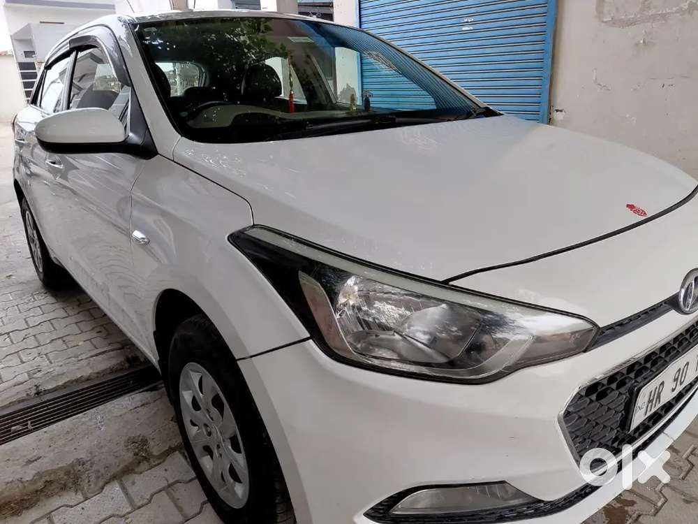 Hyundai I20 Executive 54415 Km Runing Showroom Car