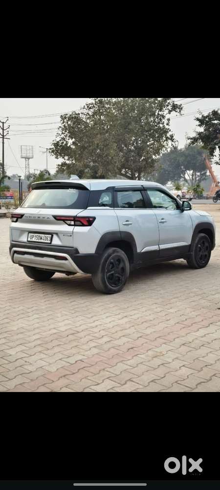 Maruti Suzuki Brezza 1.5 Vxi At Smart Hybrid, 2022, Petrol