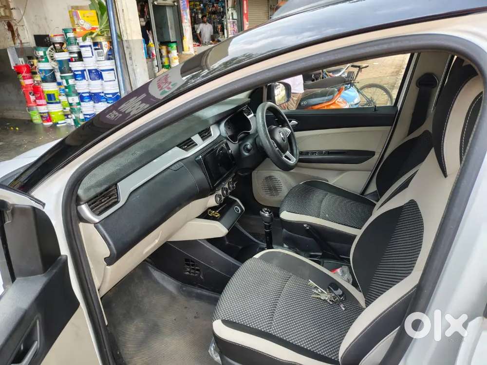 7 Seater Top Model 1st Owner Fresh Insurence