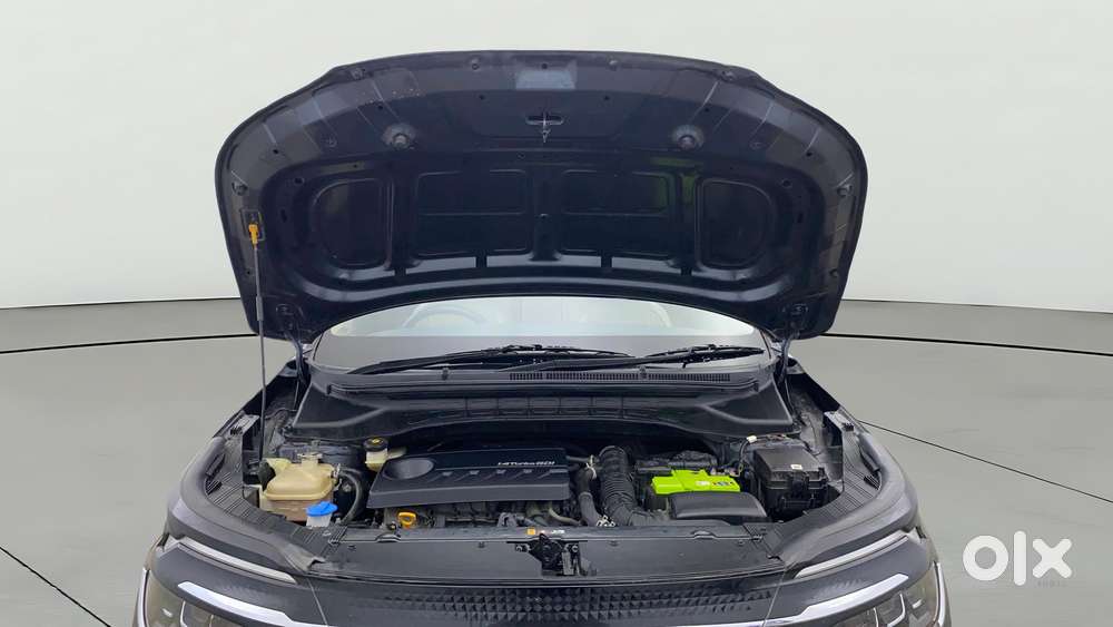 Kia Carens 1.4 Luxury Plus Dct 7 Str, 2022, Petrol