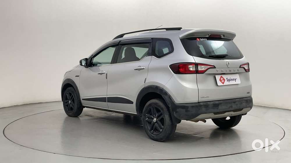 Renault Triber Rxz, 2023, Petrol