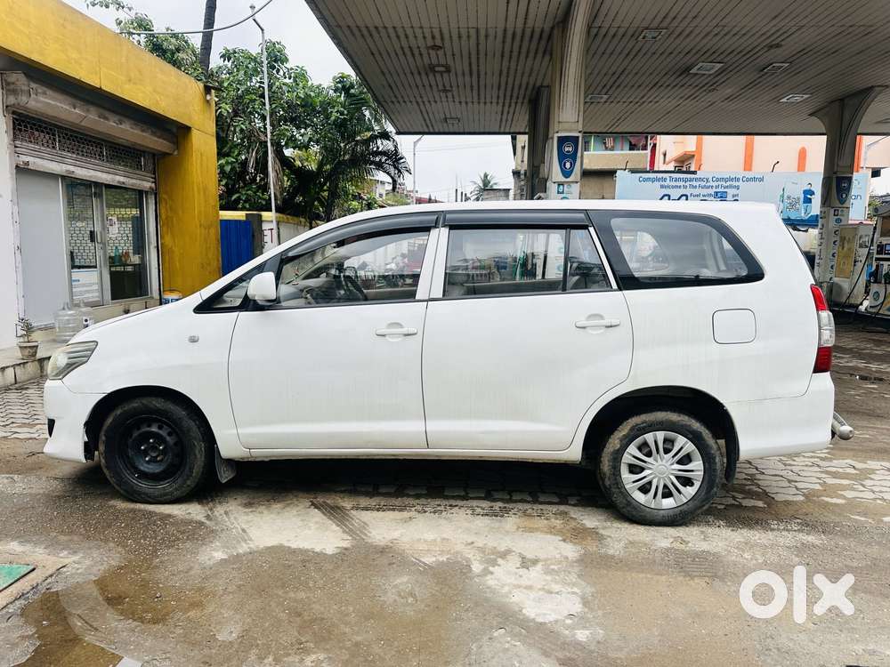 Toyota Innova 2012-2013 2.5 E Diesel Ms 8-seater, 2014, Diesel